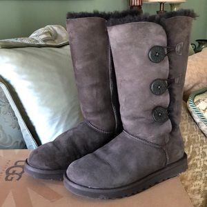 UGG 3 button Bailey boots... good condition.